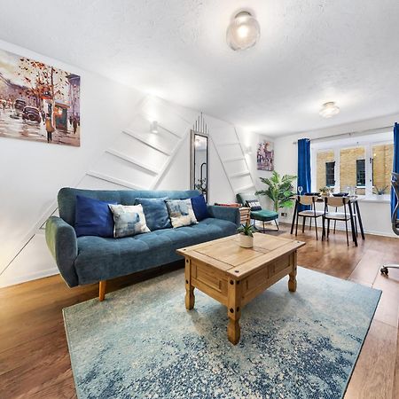 Quirky Canary 2Bed, Free Parking, Smart Tv & Games ลอนดอน ภายนอก รูปภาพ