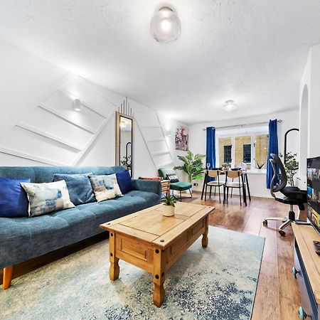 Quirky Canary 2Bed, Free Parking, Smart Tv & Games ลอนดอน ภายนอก รูปภาพ